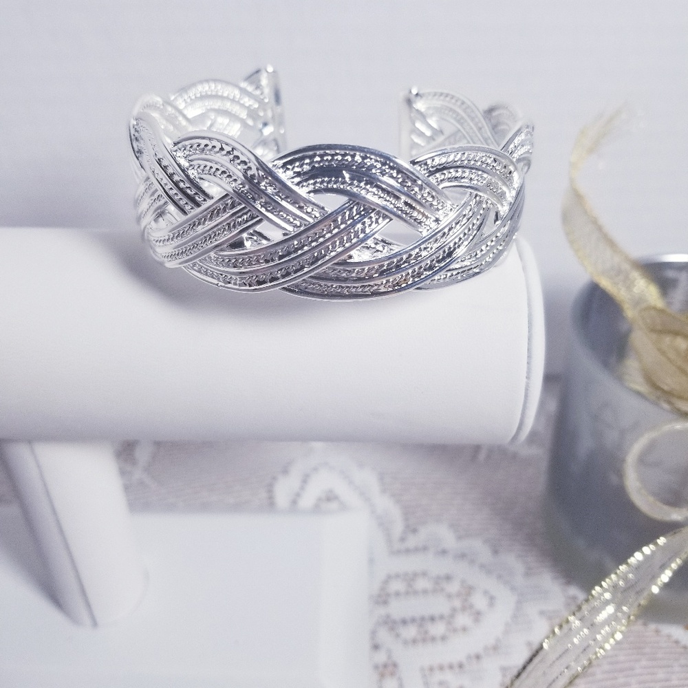 Silver Braided bracelet